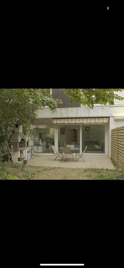 Bed and Breakfast Se: 13A Rue Des Touleuses Pourpre Сержи Экстерьер фото
